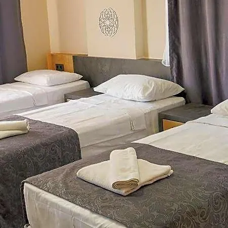 Hotel Anna Queen