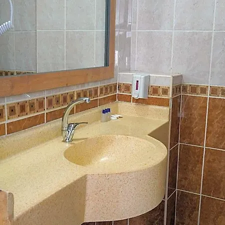 Anna Queen Hotel 3*